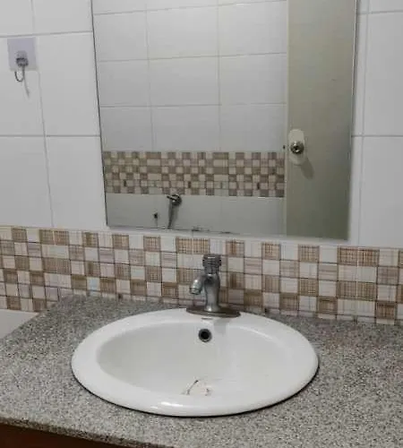 V Paranaque *